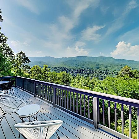Barenberg Cabin - Secluded Unobstructed Panoramic Smoky Mountains View With Two Master Suites, Loft Game Room, And Hot Tub Gatlinburg Luaran gambar