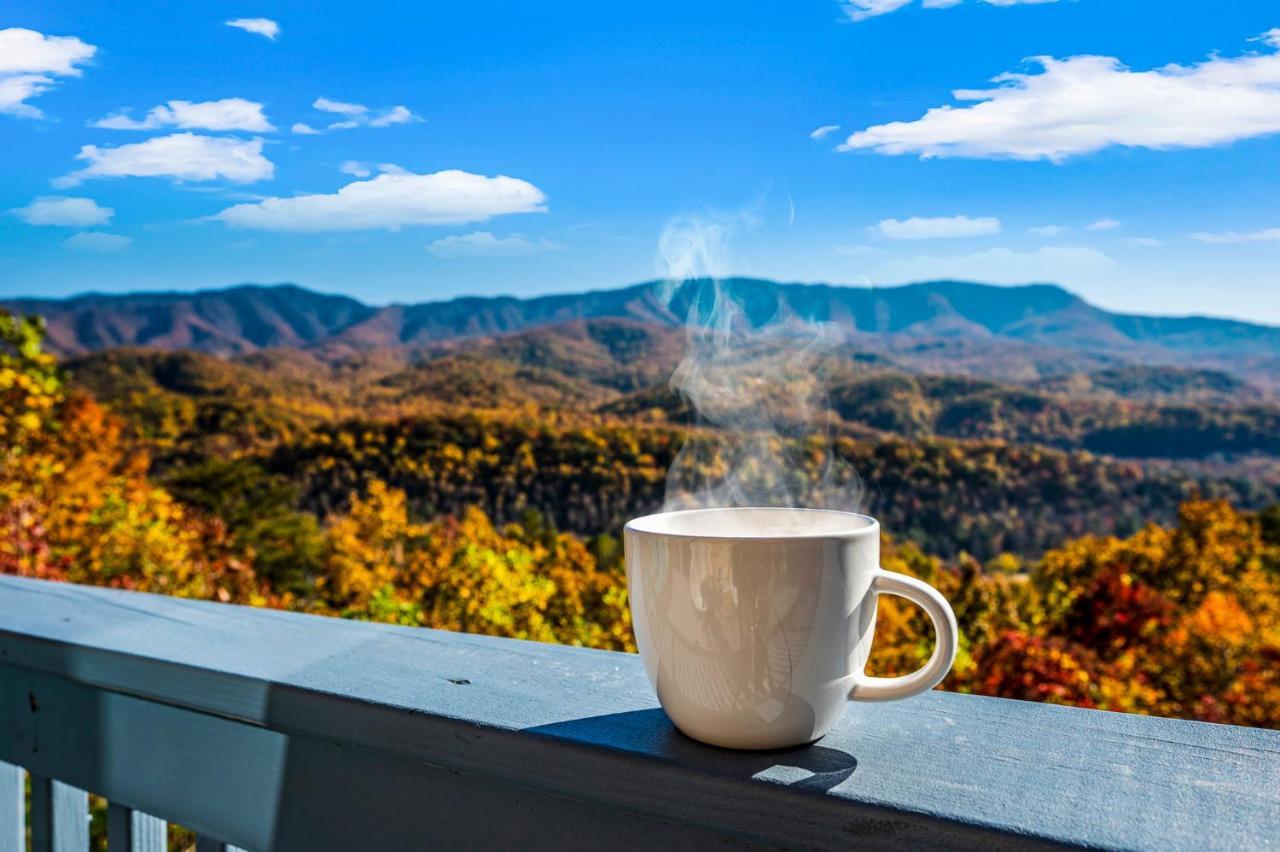 Barenberg Cabin - Secluded Unobstructed Panoramic Smoky Mountains View With Two Master Suites, Loft Game Room, And Hot Tub Gatlinburg Luaran gambar