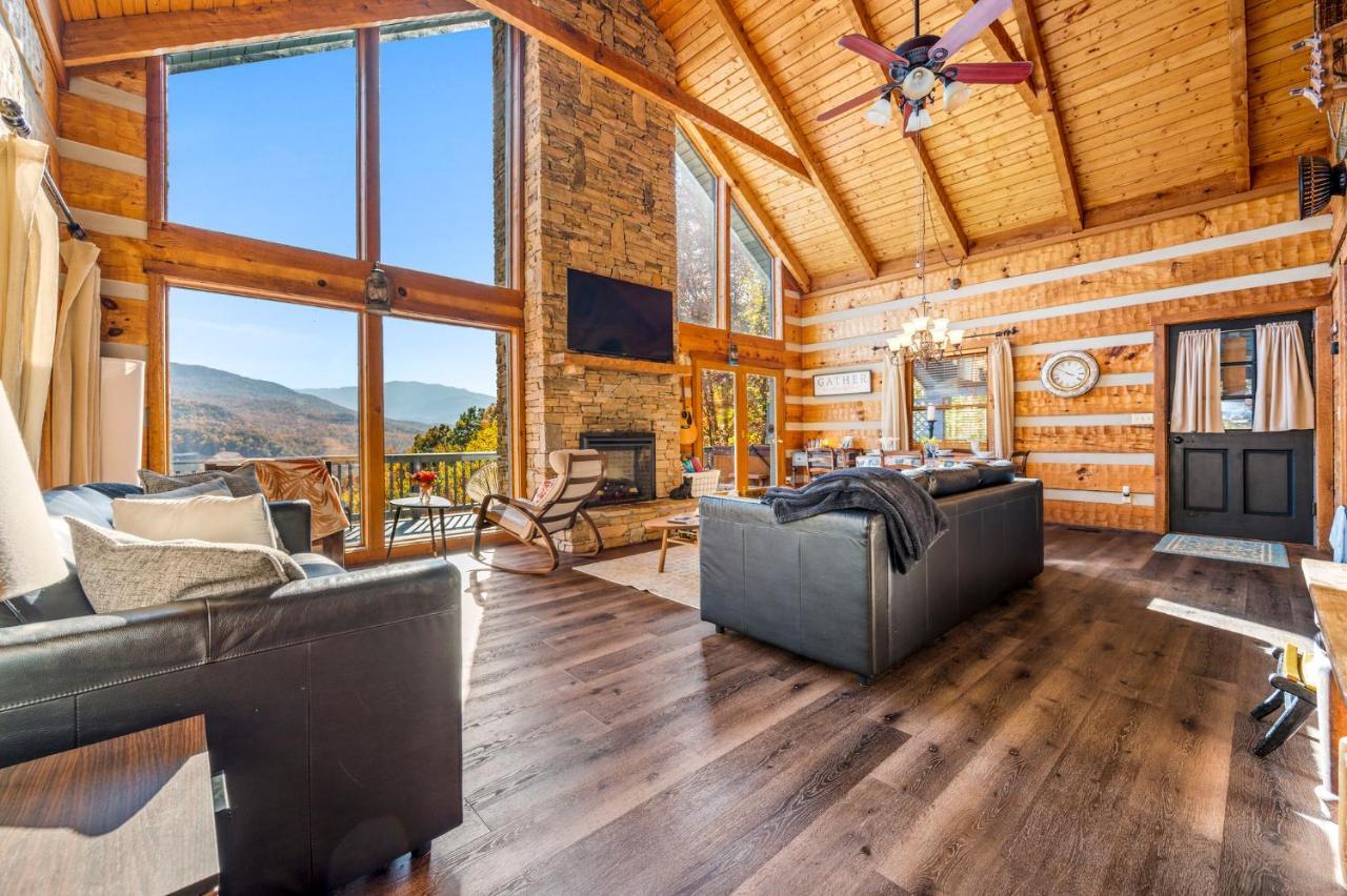 Barenberg Cabin - Secluded Unobstructed Panoramic Smoky Mountains View With Two Master Suites, Loft Game Room, And Hot Tub Gatlinburg Luaran gambar