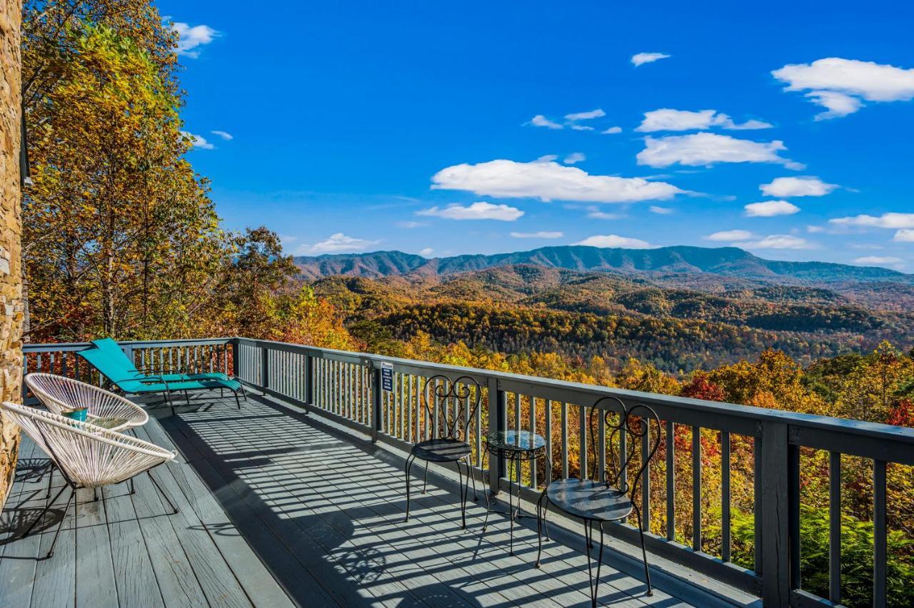 Barenberg Cabin - Secluded Unobstructed Panoramic Smoky Mountains View With Two Master Suites, Loft Game Room, And Hot Tub Gatlinburg Luaran gambar