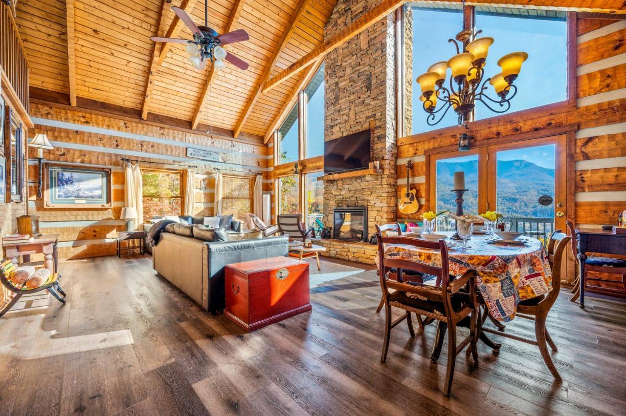 Barenberg Cabin - Secluded Unobstructed Panoramic Smoky Mountains View With Two Master Suites, Loft Game Room, And Hot Tub Gatlinburg Luaran gambar