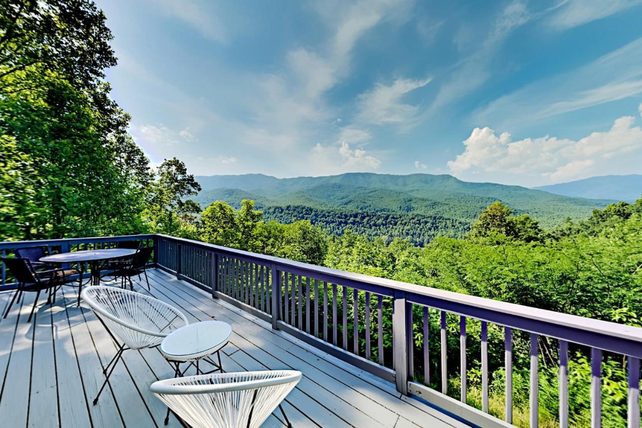 Barenberg Cabin - Secluded Unobstructed Panoramic Smoky Mountains View With Two Master Suites, Loft Game Room, And Hot Tub Gatlinburg Luaran gambar